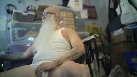 bigjeff01 online show from December 14, 2025, 6:12 pm