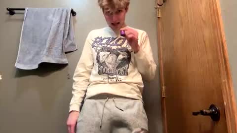 bigskinnyboyshh online show from December 10, 2024, 11:30 pm