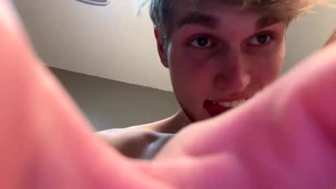 bigskinnyboyshh online show from December 12, 2024, 5:52 am