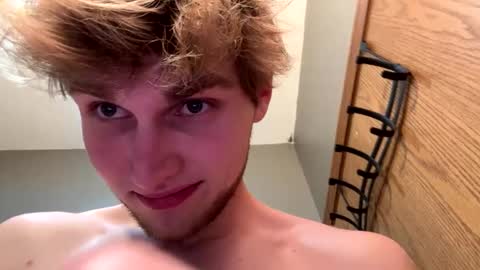 bigskinnyboyshh online show from January 6, 2025, 9:41 am