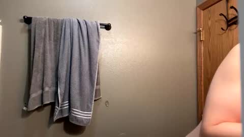 bigskinnyboyshh online show from November 25, 2025, 4:45 am