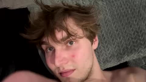 bigskinnyboyshh online show from April 17, 2026, 2:25 am