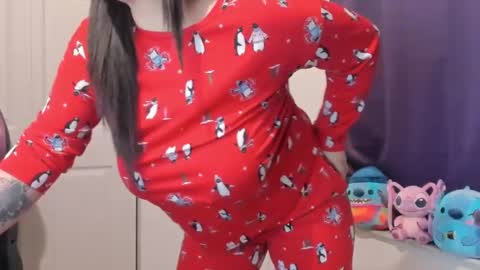 Snapshot of bigt3ti chatting on December 24, 2024, 4:40 pm  Nubia  online show from December 24, 2024, 4:40 pm