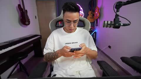 bigxboy96 online show from February 17, 2025, 6:42 am