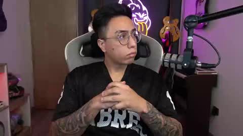 bigxboy96 online show from November 7, 2025, 7:19 am