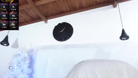 Snapshot of bigzehuz chatting on December 11, 2024, 4:53 pm andres online show from December 11, 2024, 4:53 pm