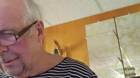 Snapshot of bill_25061 chatting on October 29, 2025, 6:42 pm bill_25061 online show from October 29, 2025, 6:42 pm