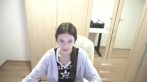 billy1love online show from March 18, 2026, 1:53 am