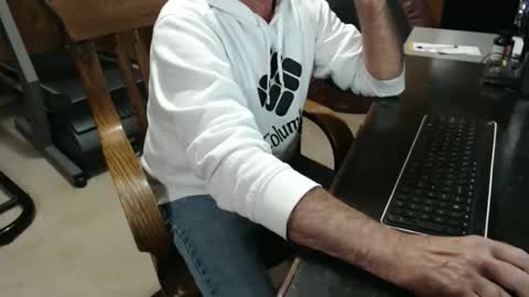 billy471 online show from February 17, 2026, 8:04 pm