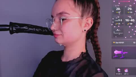 Snapshot of bitchpeace_ chatting on February 17, 2025, 4:15 pm Diana online show from February 17, 2025, 4:15 pm