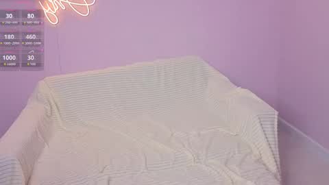 Julia online show from November 30, 2025, 9:30 pm