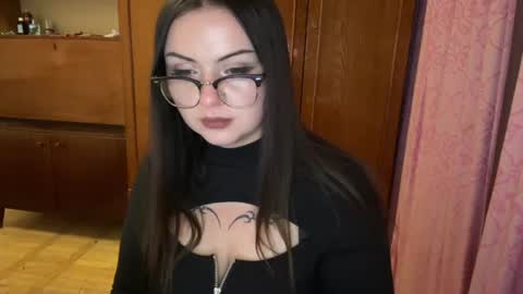 Annette  online show from June 12, 2026, 11:03 pm
