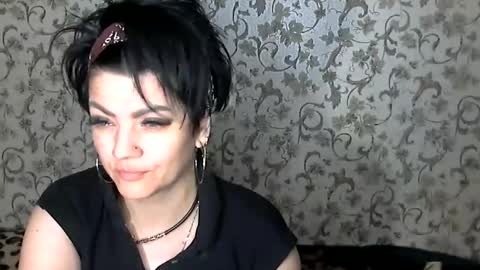 black_hot_01 online show from October 9, 2025, 1:25 am