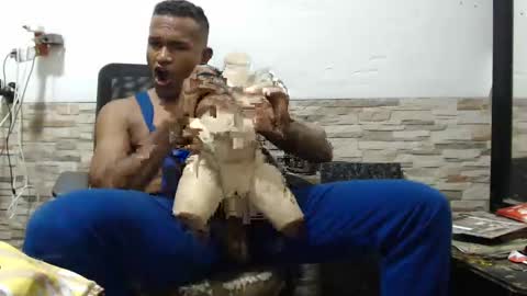 black_latino6 online show from November 7, 2025, 11:16 pm