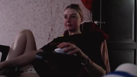 Sasha and Bella online show from February 16, 2025, 11:05 am