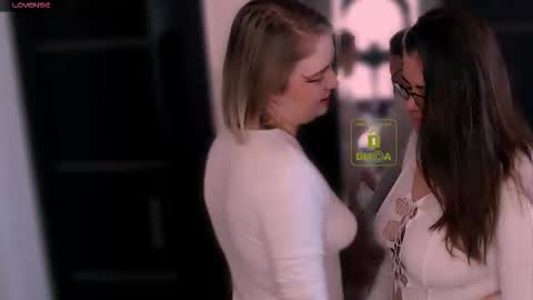 Sasha and Bella online show from March 18, 2026, 6:27 am