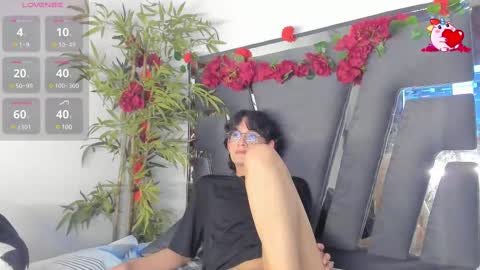 B L A C K  R O S E  online show from March 9, 2025, 5:49 pm