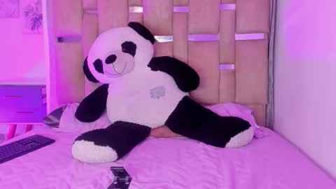 B L A C K  R O S E  online show from February 6, 2026, 11:24 am