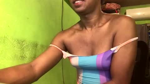 Crystal online show from November 16, 2025, 1:00 am