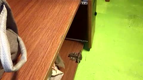 Crystal online show from April 4, 2026, 2:43 am