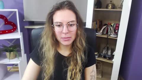 Z O E Y online show from January 9, 2025, 5:34 am