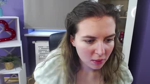 Z O E Y online show from February 10, 2025, 9:14 am