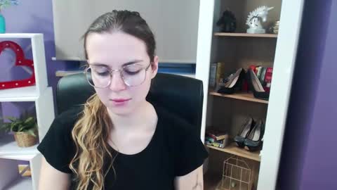 Z O E Y online show from March 4, 2025, 5:32 am