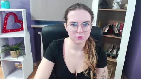 Z O E Y online show from March 6, 2025, 5:24 am