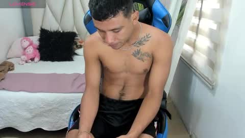 Snapshot of blacksex_boy chatting on December 27, 2024, 6:10 pm Marlon online show from December 27, 2024, 6:10 pm