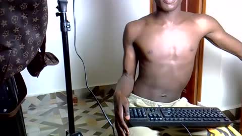 blacktwinkl online show from April 5, 2026, 4:37 pm