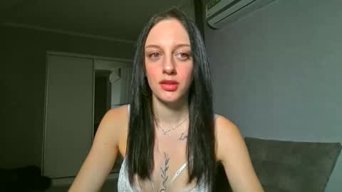 Ivy online show from October 22, 2025, 3:51 am