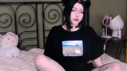 Snapshot of blacky_tea chatting on September 21, 2025, 12:01 am blacky_tea online show from September 21, 2025, 12:01 am