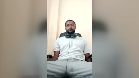 blakchiise online show from May 15, 2026, 6:42 am