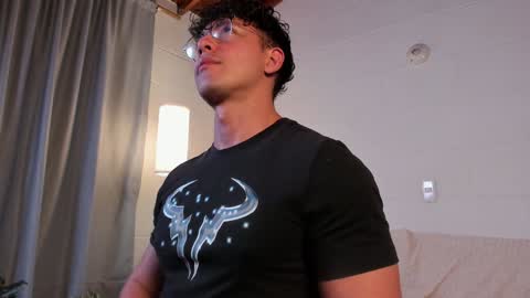 Snapshot of blake_levi chatting on January 2, 2025, 1:06 am Blake Levi Independent Model online show from January 2, 2025, 1:06 am