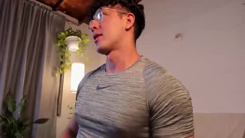 Snapshot of blake_levi chatting on March 2, 2025, 12:42 am Blake Levi Independent Model online show from March 2, 2025, 12:42 am