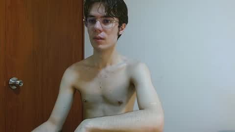 Snapshot of blakeshatter chatting on December 9, 2024, 5:19 pm blakeshatter online show from December 9, 2024, 5:19 pm