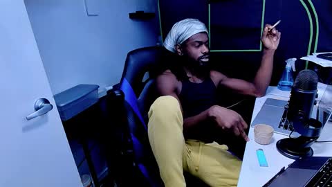 Snapshot of blaqjay chatting on February 6, 2025, 5:30 pm BlaqJay online show from February 6, 2025, 5:30 pm