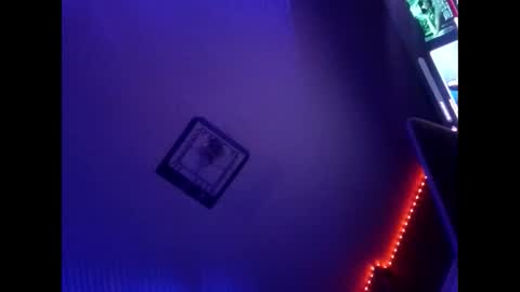 bleunuit43 online show from October 12, 2025, 7:40 am