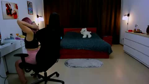 Nicole online show from December 5, 2024, 10:01 am