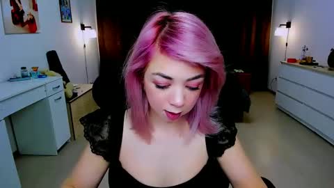 Nicole online show from December 7, 2024, 4:42 am