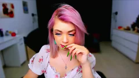 Nicole online show from January 15, 2025, 10:49 am