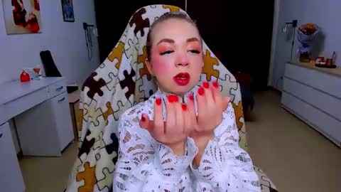 Nicole online show from February 11, 2025, 4:55 am