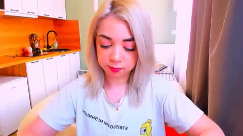 Nicole online show from February 28, 2025, 1:25 pm