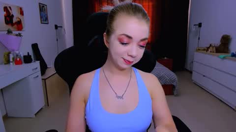 Nicole online show from October 7, 2025, 8:11 am