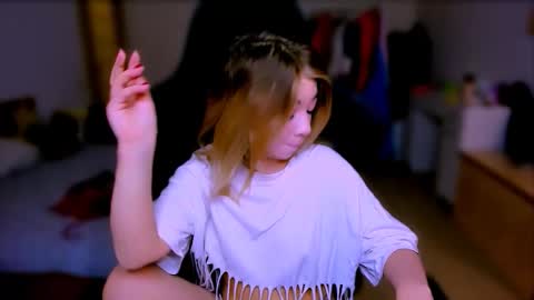 Nicole online show from February 6, 2026, 4:17 am