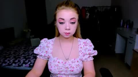 Nicole online show from May 31, 2026, 1:29 pm