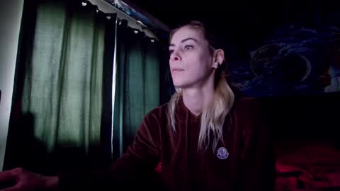 blonde4pasion online show from March 3, 2025, 9:33 am