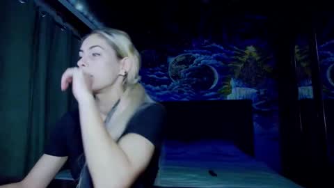 blonde4pasion online show from September 10, 2025, 7:36 pm