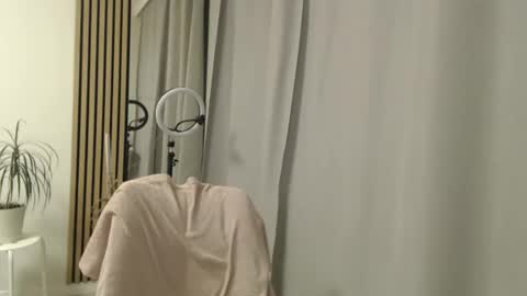 Nicole online show from February 11, 2026, 5:40 pm