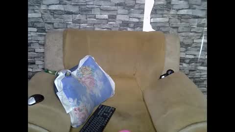 blonde_creamy online show from April 22, 2026, 5:03 pm